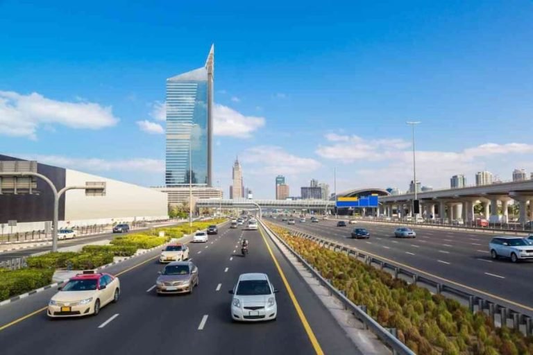 مهم ترین قوانین رانندگی در دبی برا توریست ها و افراد مقیم